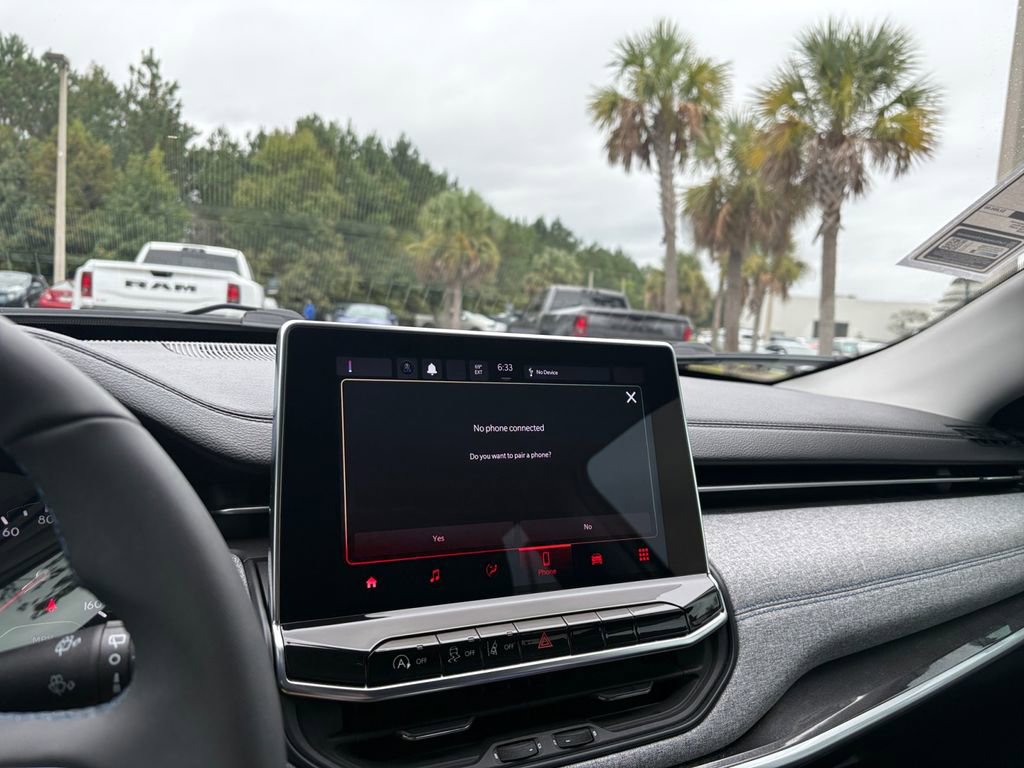 Used 2022 Jeep Compass Latitude image 18