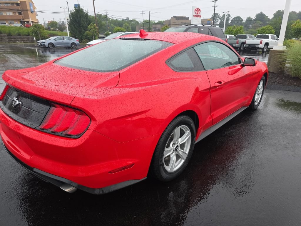 Used 2022 Ford Mustang Coupe RWD image 6