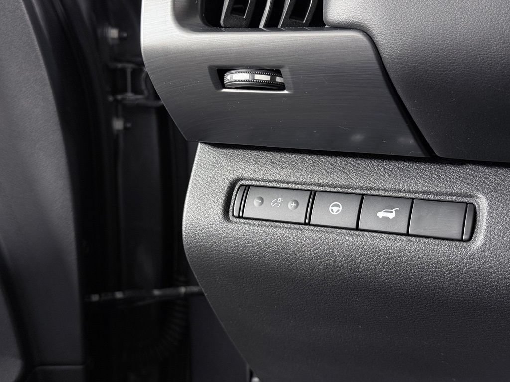 Certified 2025 Nissan Pathfinder SL AWD/4WD image 19