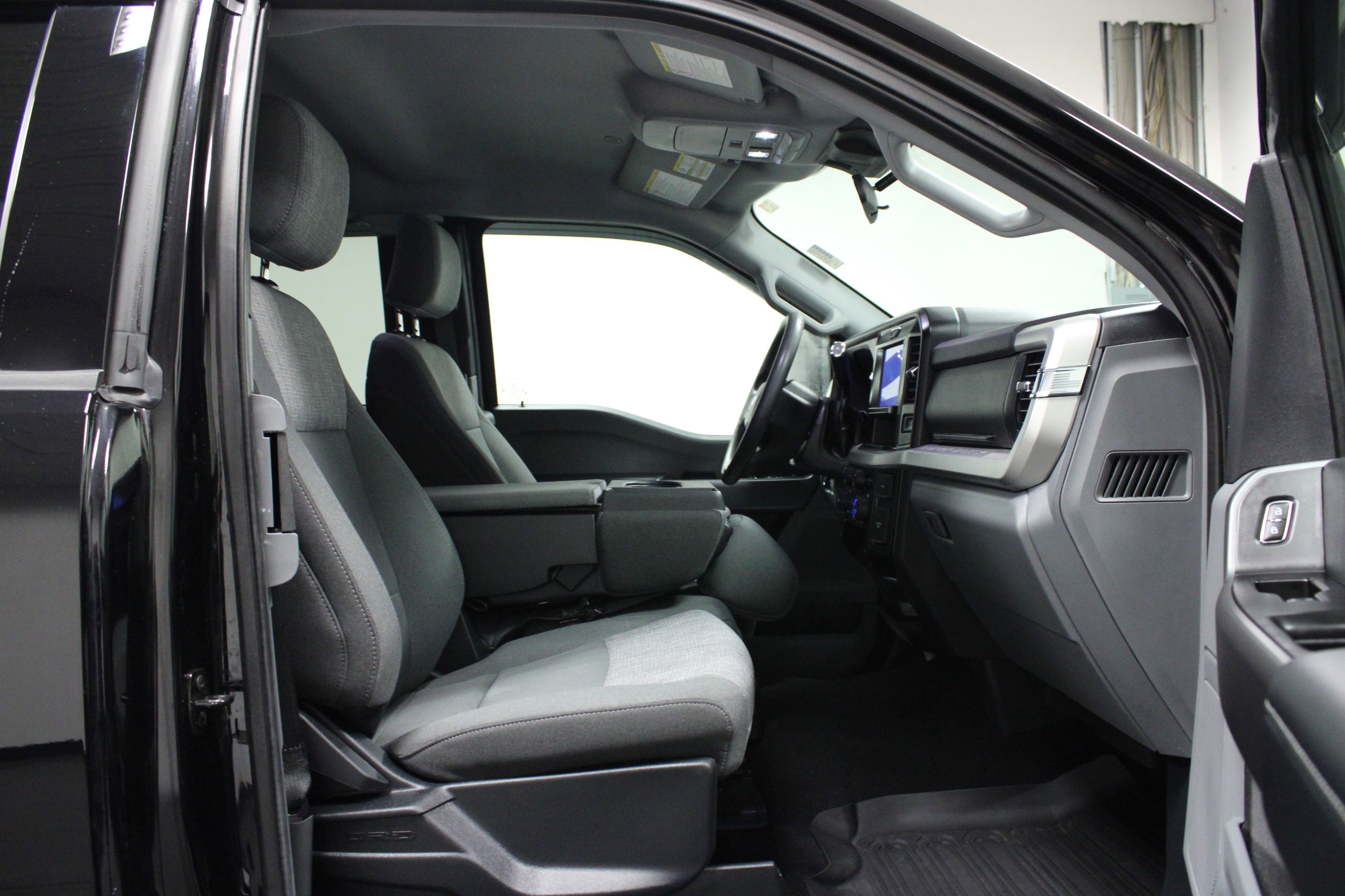 Used 2025 Ford F250 XLT image 16