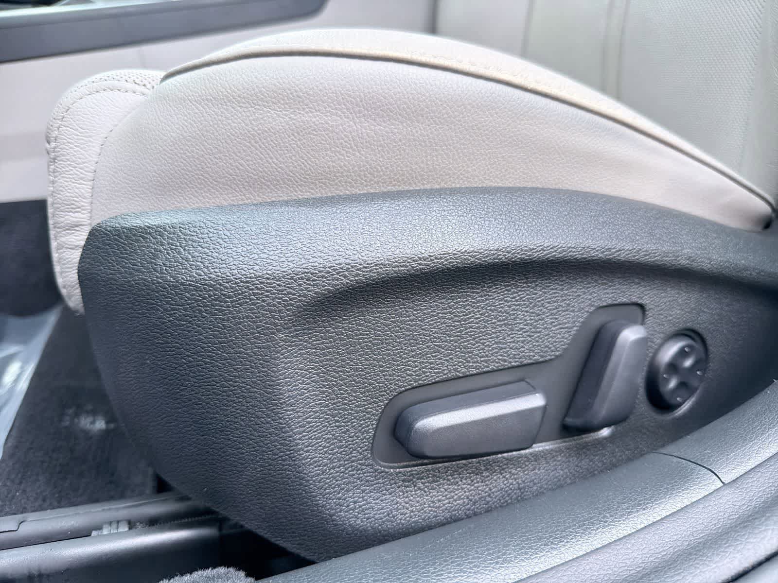 Used 2018 Hyundai Sonata Limited image 18