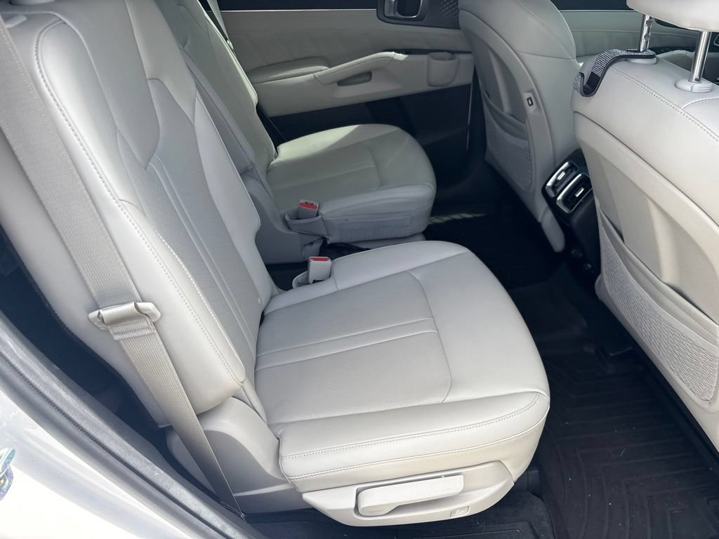 Certified 2023 Kia Sorento SX FWD image 14