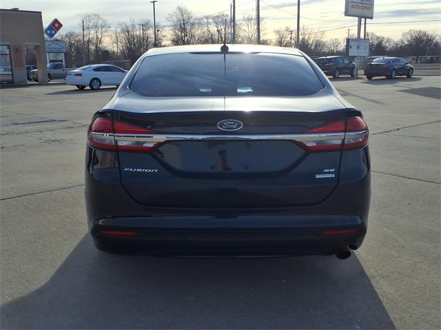 Used 2017 Ford Fusion SE w/ Fusion SE Technology Package image 27