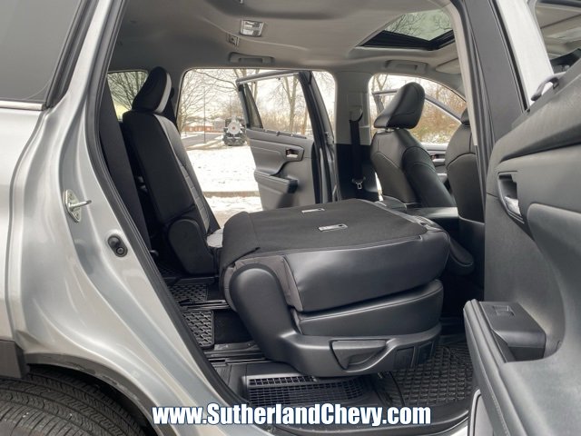Used 2022 Toyota Highlander XLE image 39