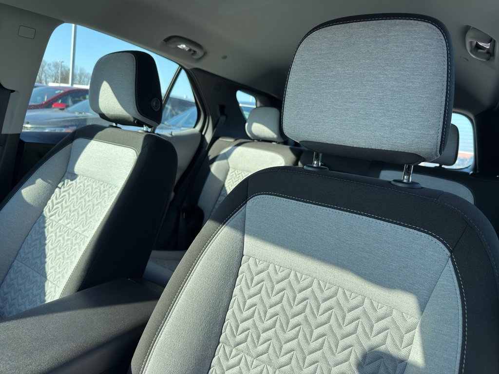 Used 2023 Chevrolet Equinox LS w/ Driver Confidence II Package image 27