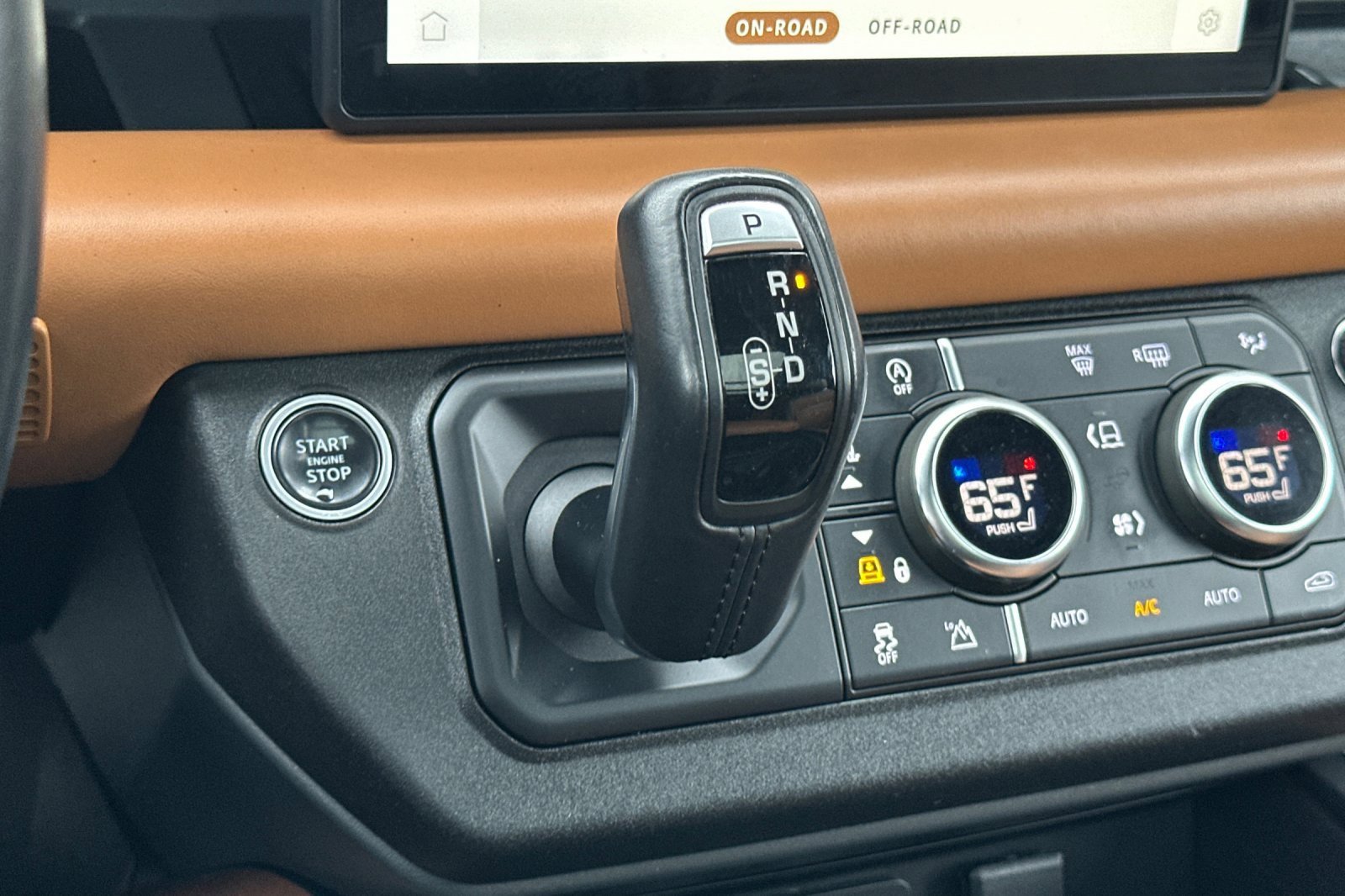 Used 2020 Land Rover Defender 110 X image 22