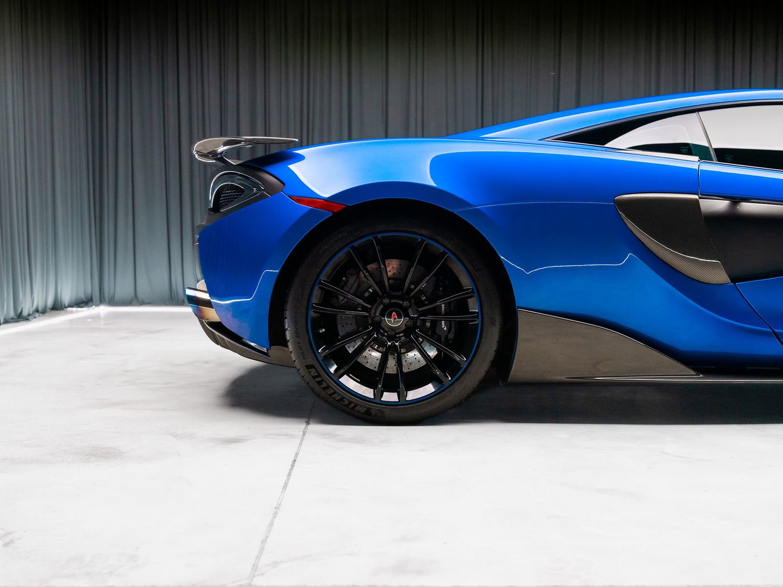 Used 2016 McLaren 570S Coupe RWD image 30