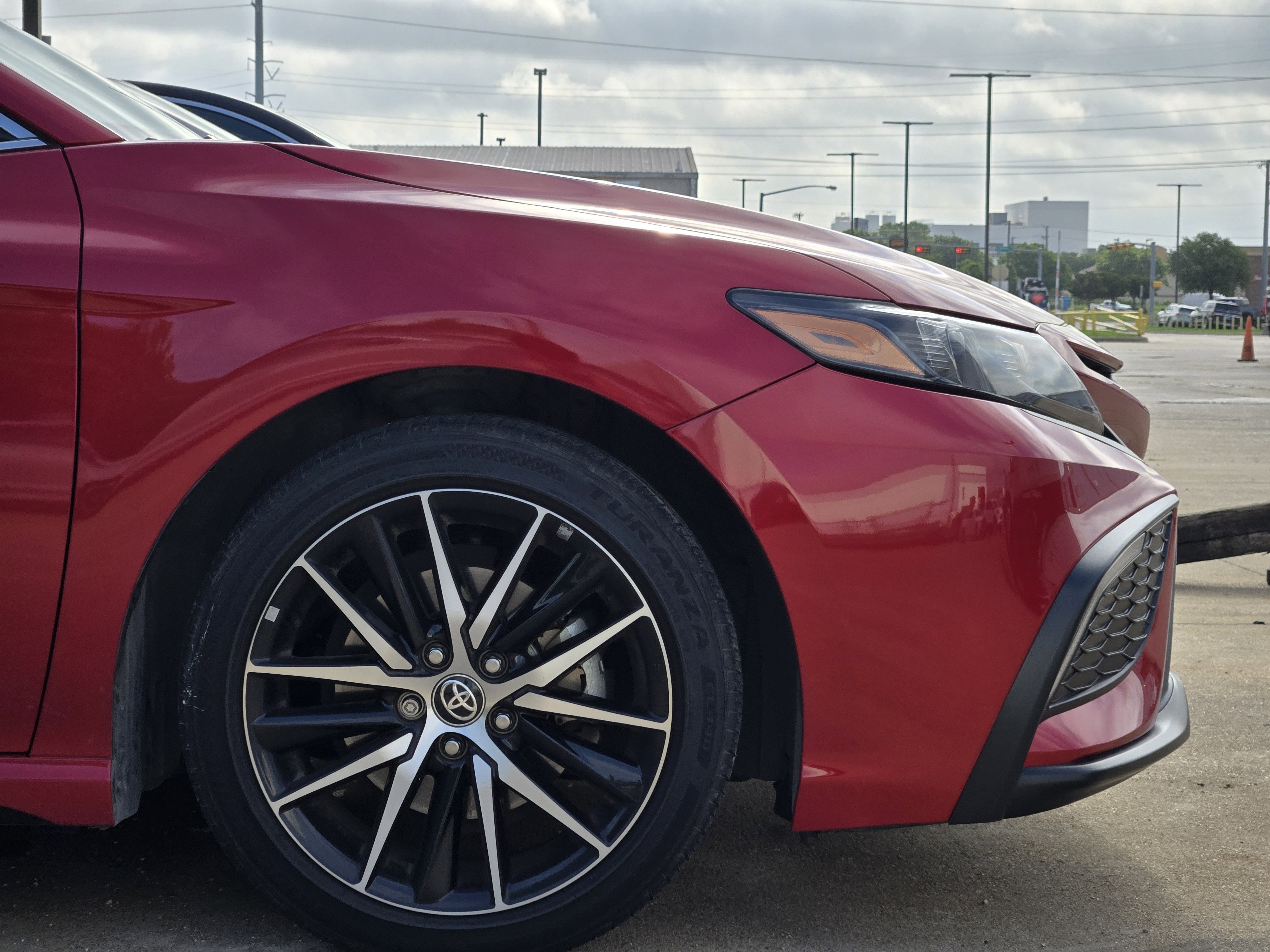 Used 2022 Toyota Camry SE image 8