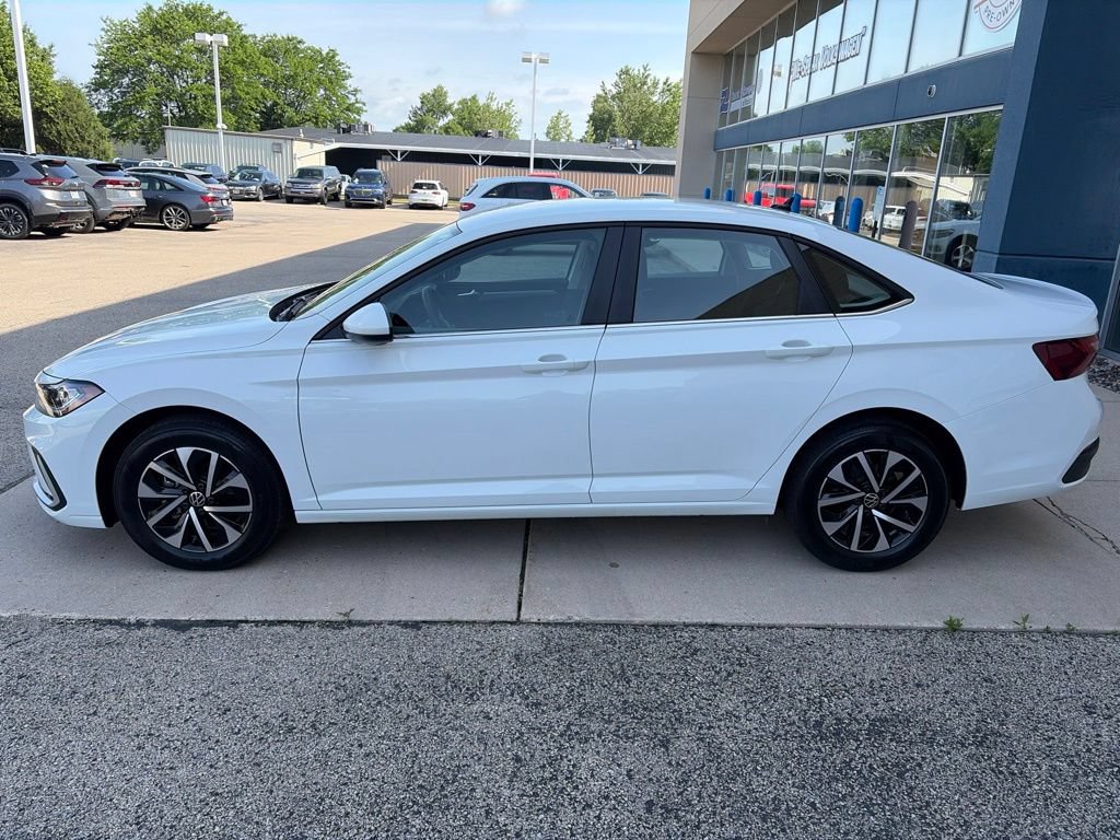 Certified 2025 Volkswagen Jetta S FWD image 5
