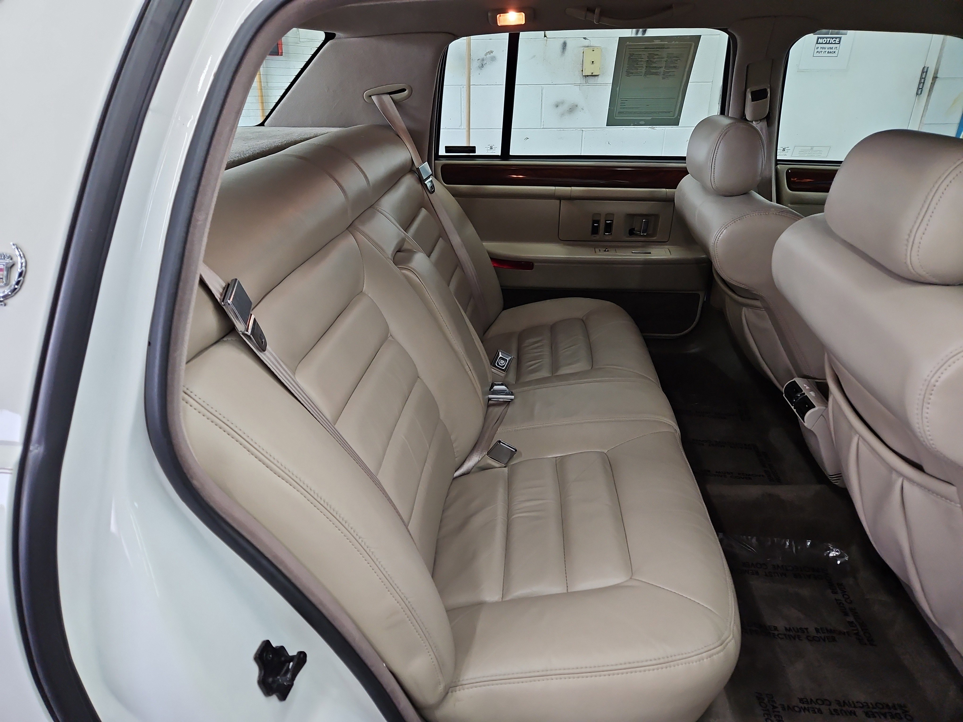 Used 1994 Cadillac De Ville Sedan image 10