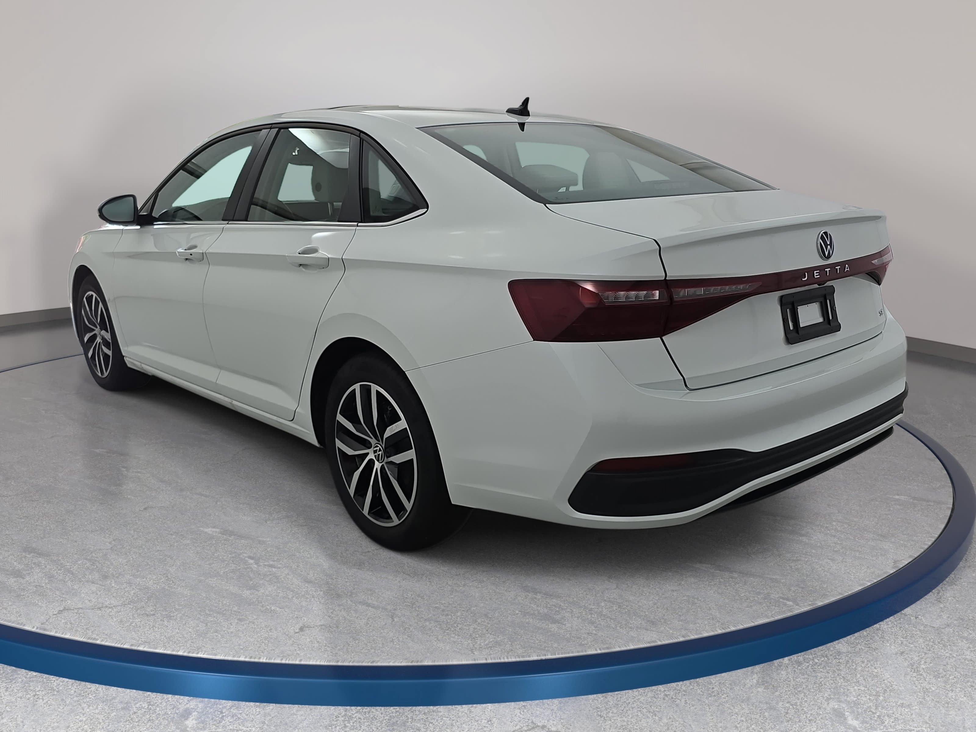 Certified 2025 Volkswagen Jetta SE w/ Sunroof Package FWD image 7