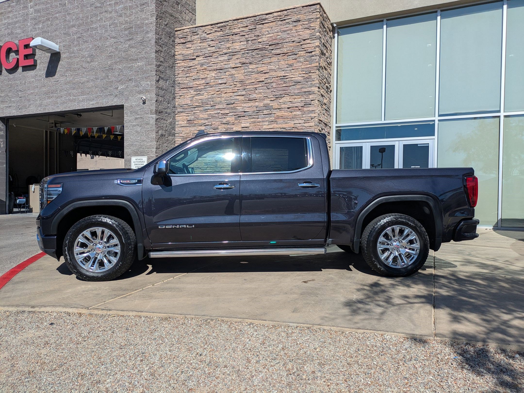 Certified 2023 GMC Sierra 1500 Denali w/ Technology Package AWD/4WD image 3