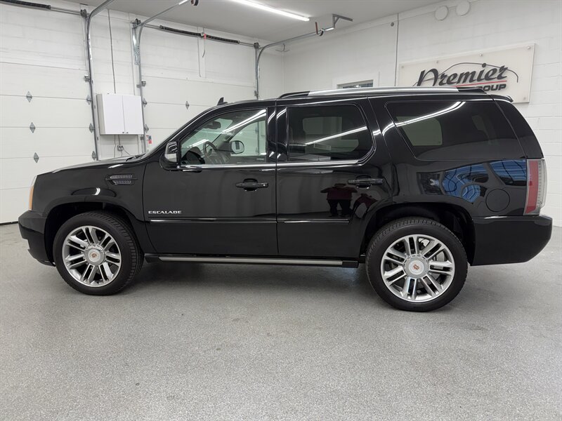Used 2014 Cadillac Escalade Premium AWD/4WD image 8