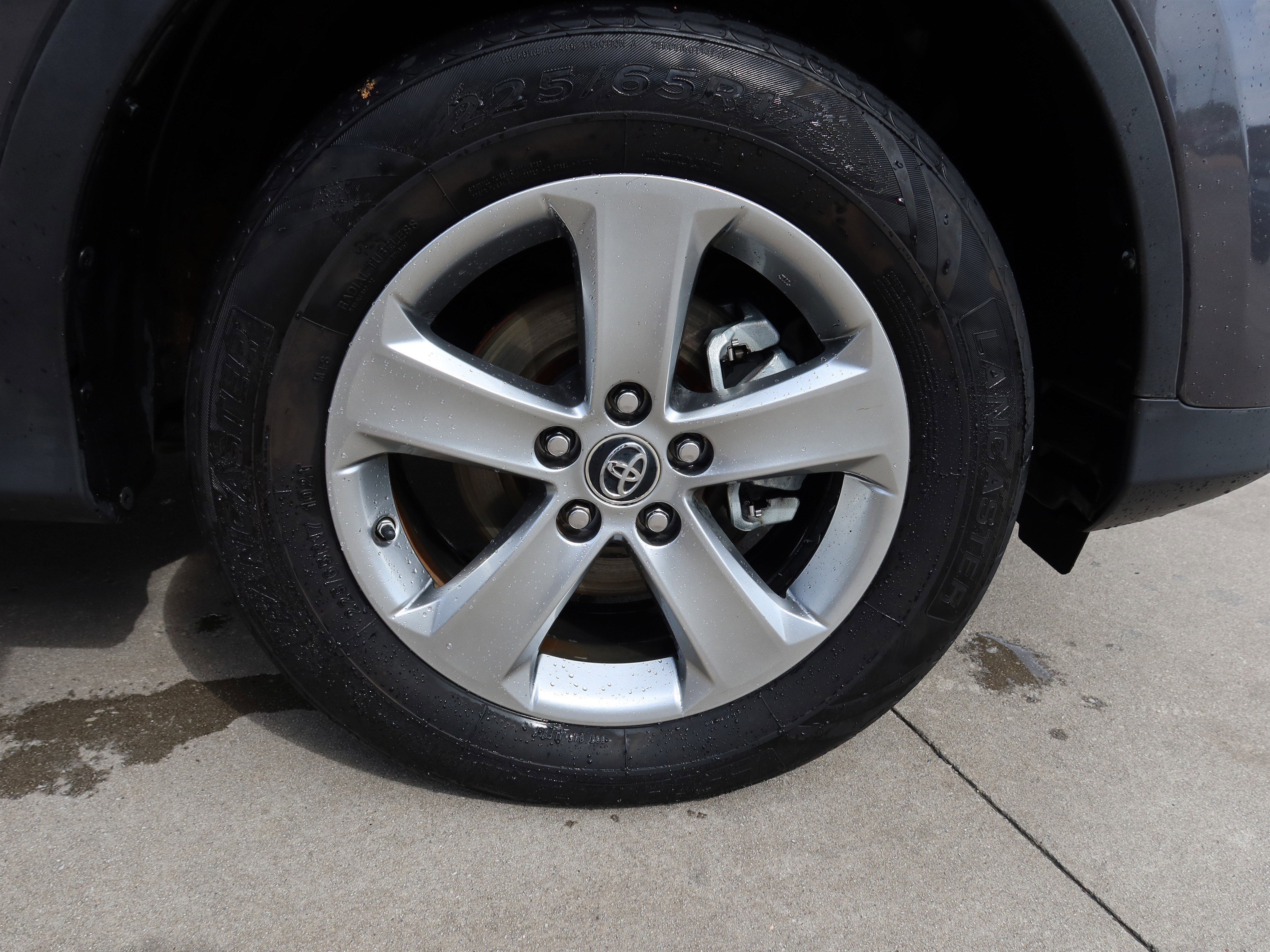 Used 2015 Toyota RAV4 XLE FWD image 10