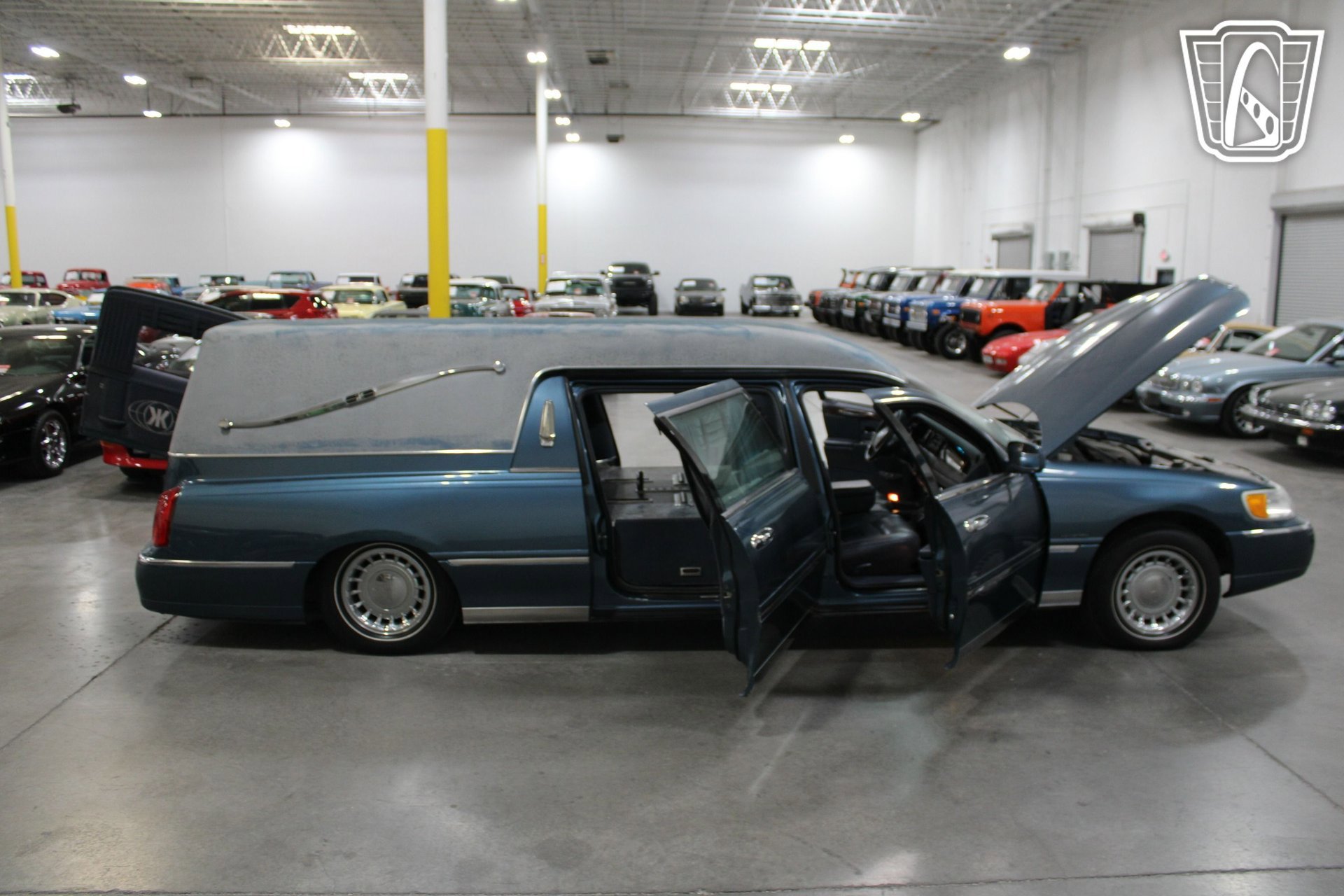Used 2001 Lincoln Town Car Executive RWD image 35