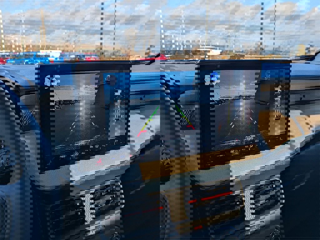 New 2026 Ford Maverick Lariat w/ 4K Tow Package image 14