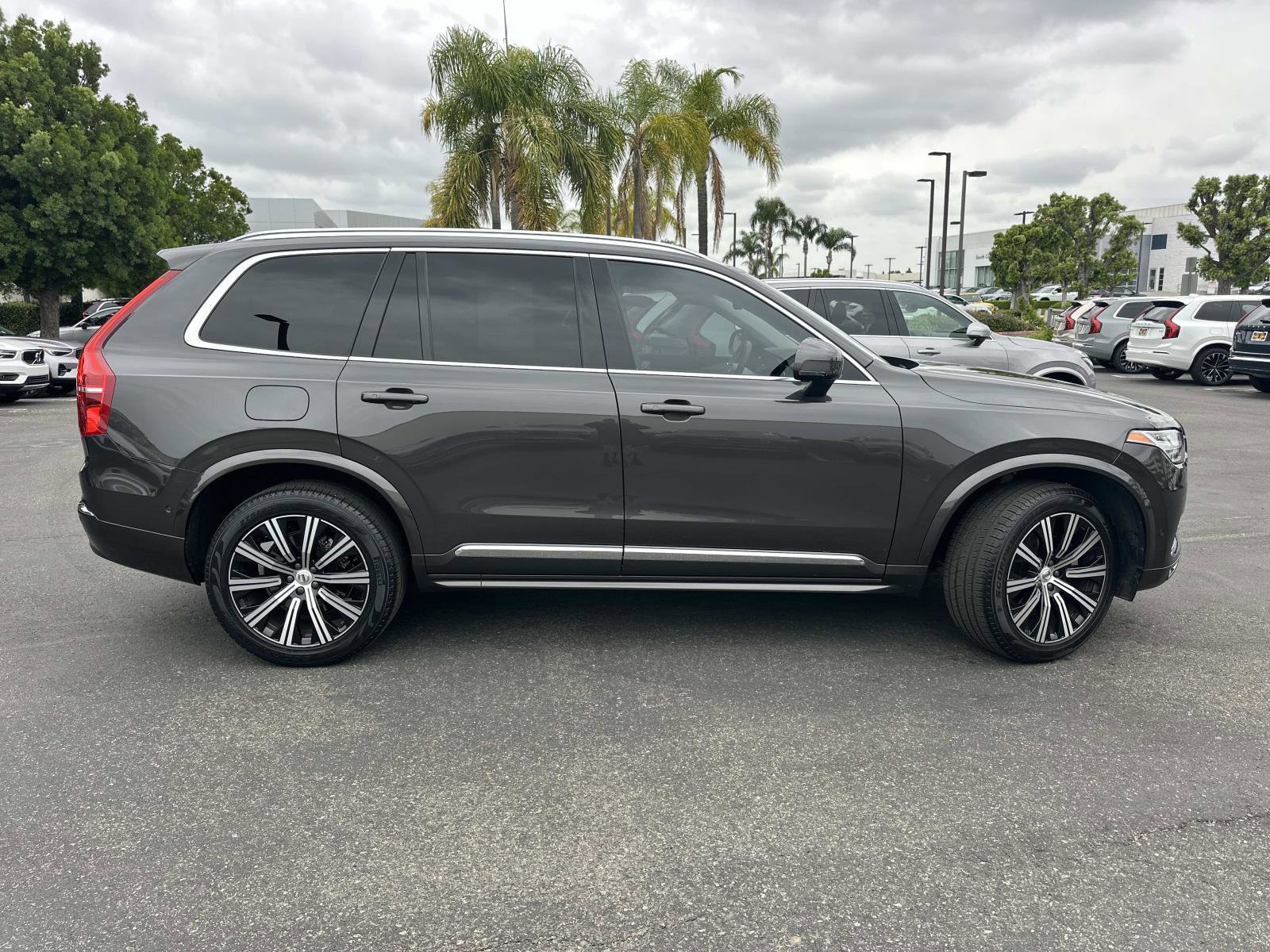 Certified 2023 Volvo XC90 B5 Plus image 3