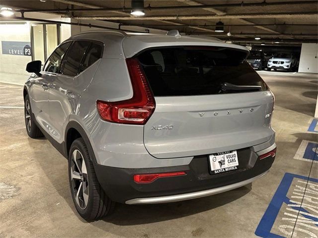 New 2025 Volvo XC40 B5 Core w/ Protection Package Premier image 5