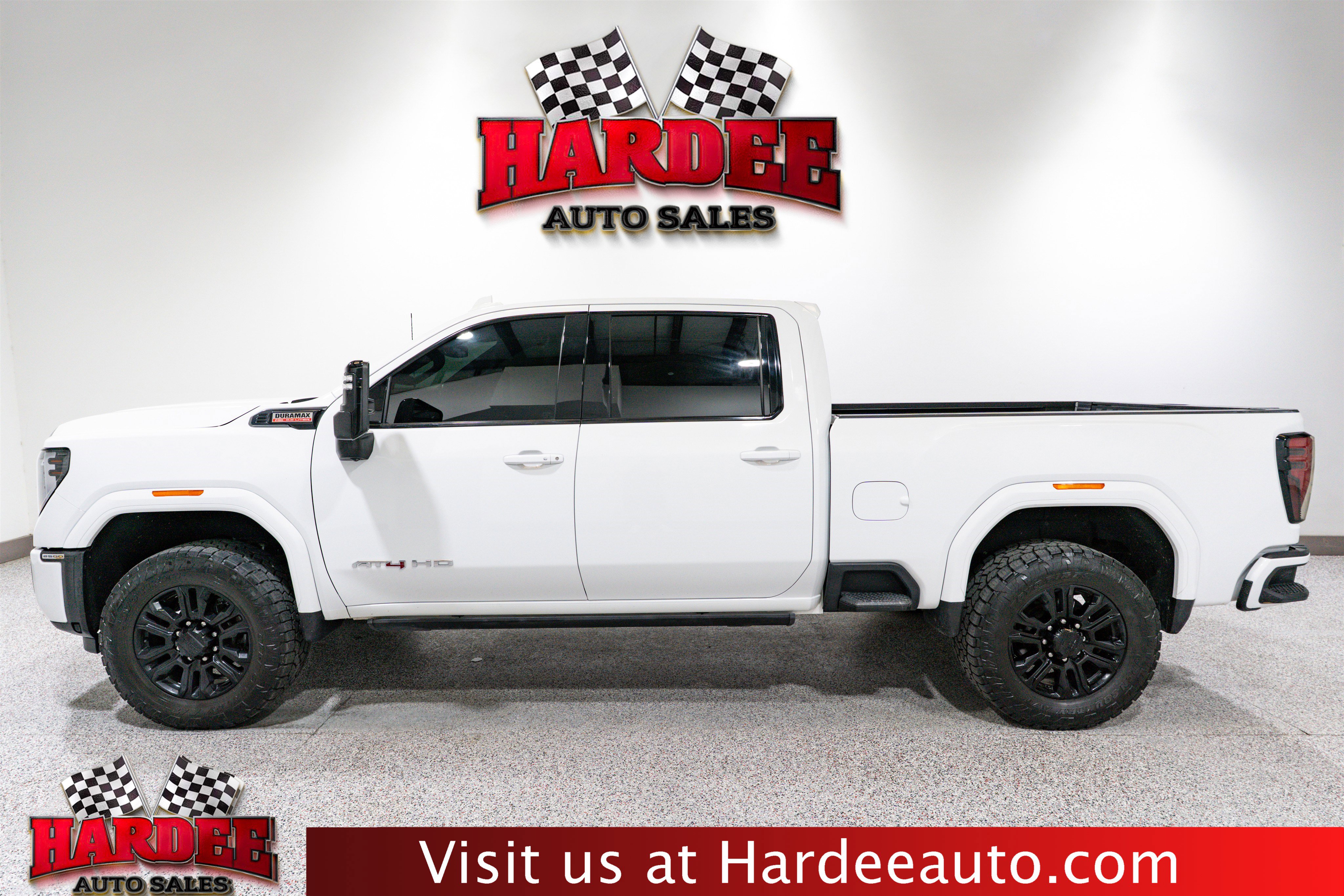 Used 2024 GMC Sierra 2500 AT4 image 1