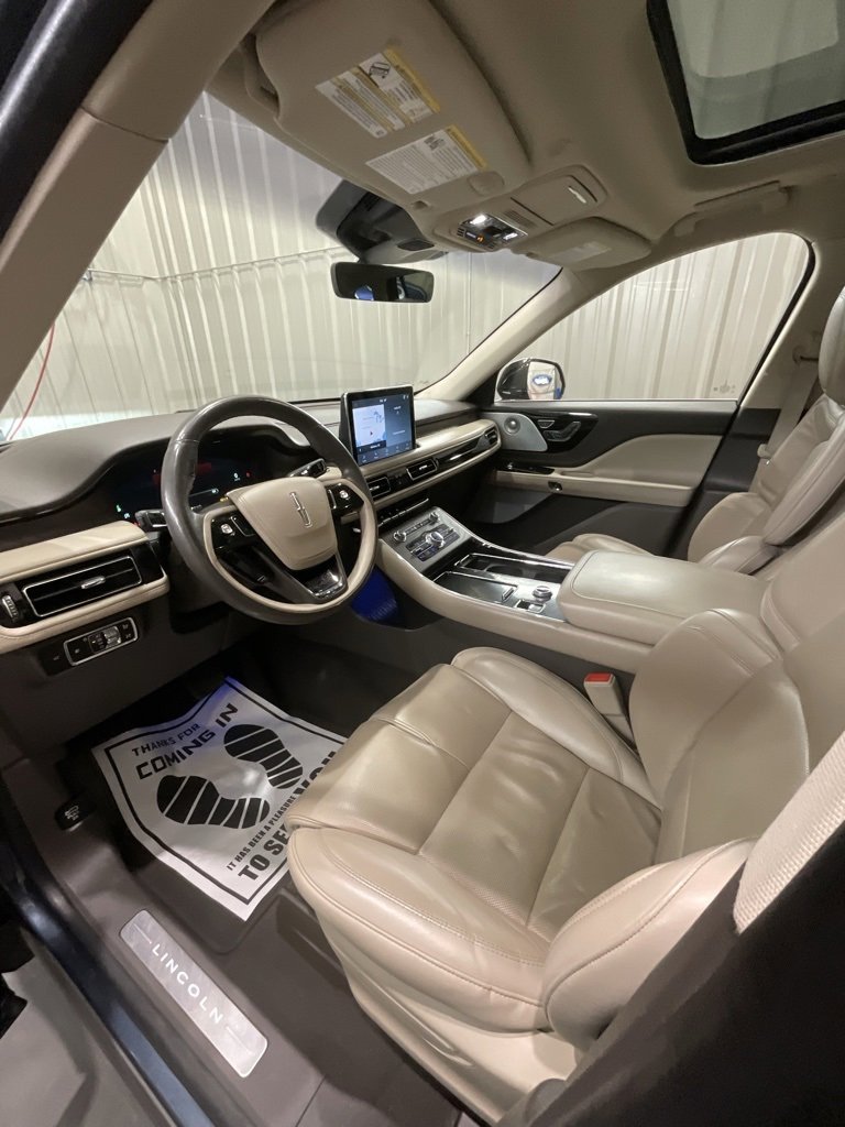 Used 2023 Lincoln Aviator Reserve w/ Equipment Group 201A image 9