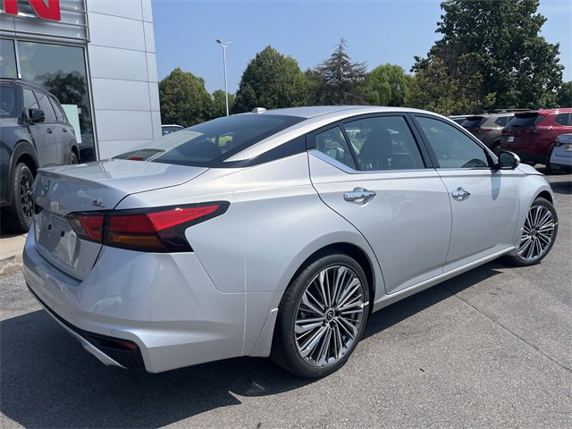 New 2025 Nissan Altima 2.5 SL image 7