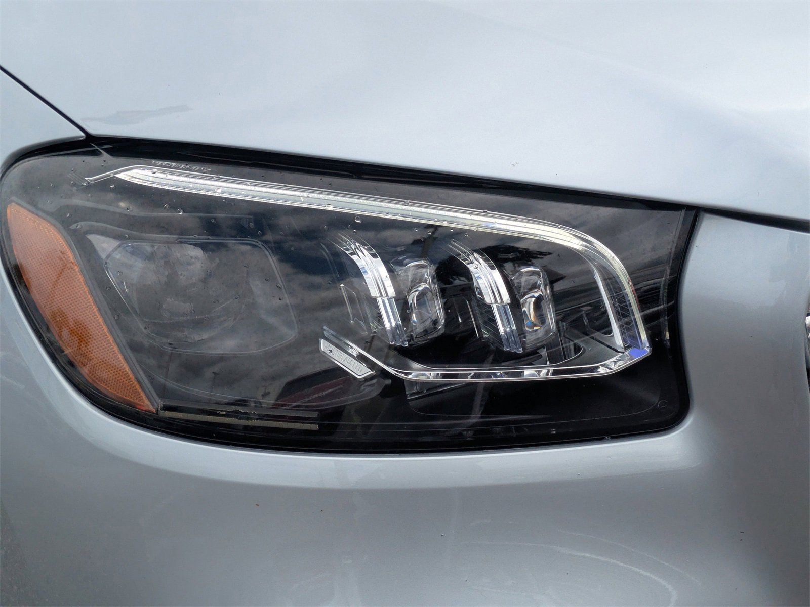 Used 2023 Mercedes-Benz GLS 580 4MATIC image 9