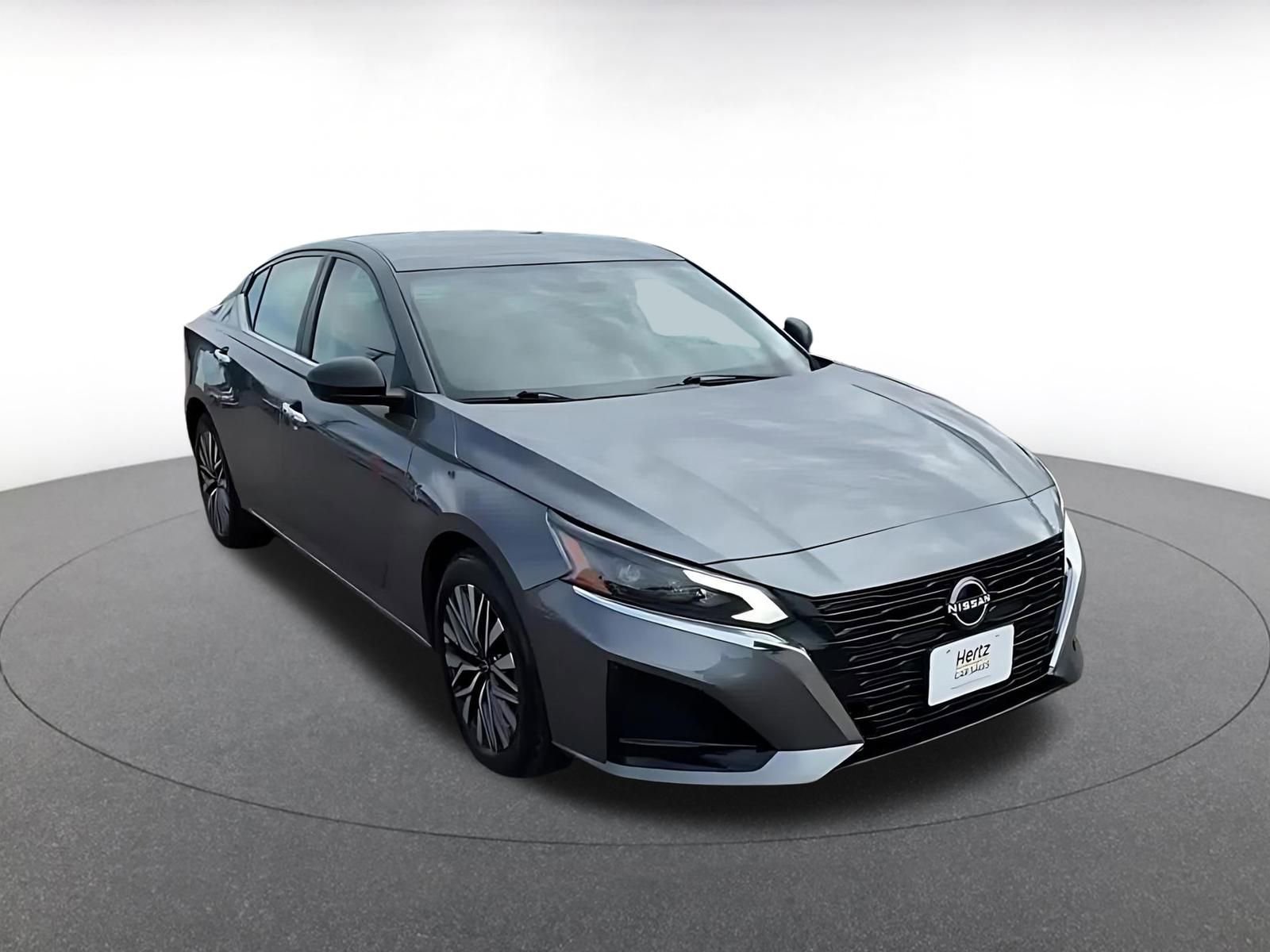 Used 2025 Nissan Altima 2.5 SV image 3