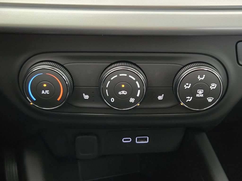 New 2026 Chevrolet Trax LS w/ LS Convenience Package FWD image 20