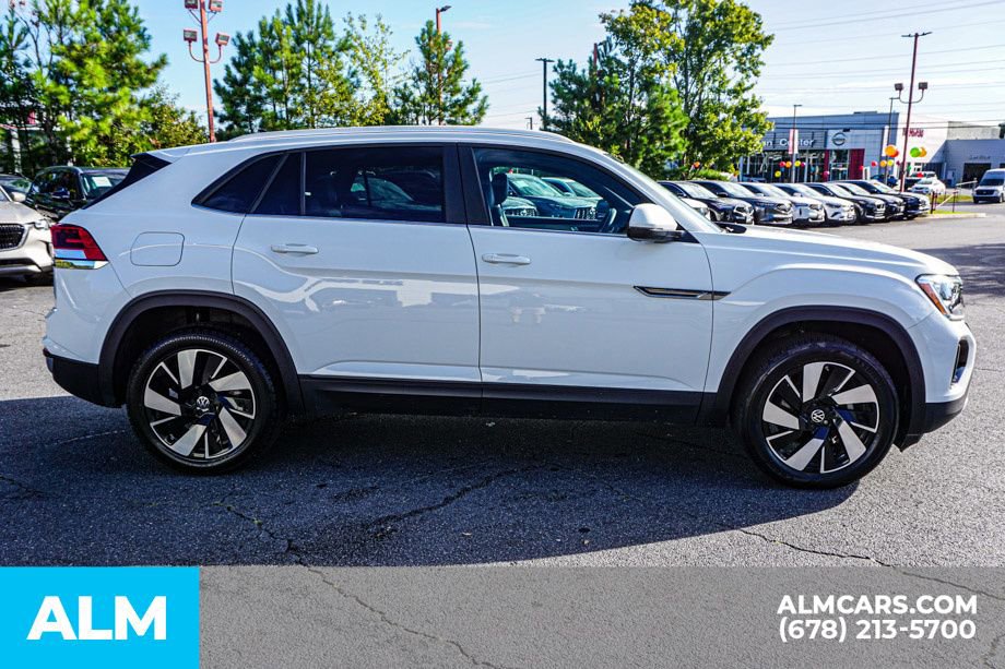 Used 2024 Volkswagen Atlas Cross Sport SE image 9