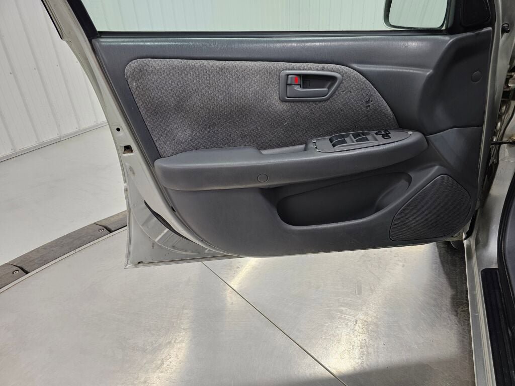 Used 2001 Toyota Camry LE image 30