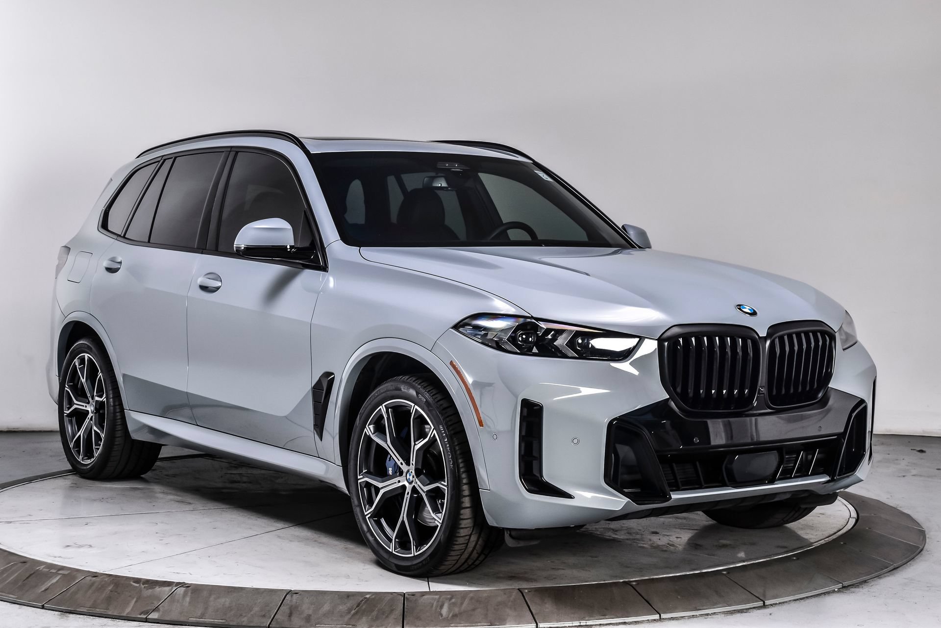 Used 2024 BMW X5 xDrive40i w/ Executive Package AWD/4WD image 8