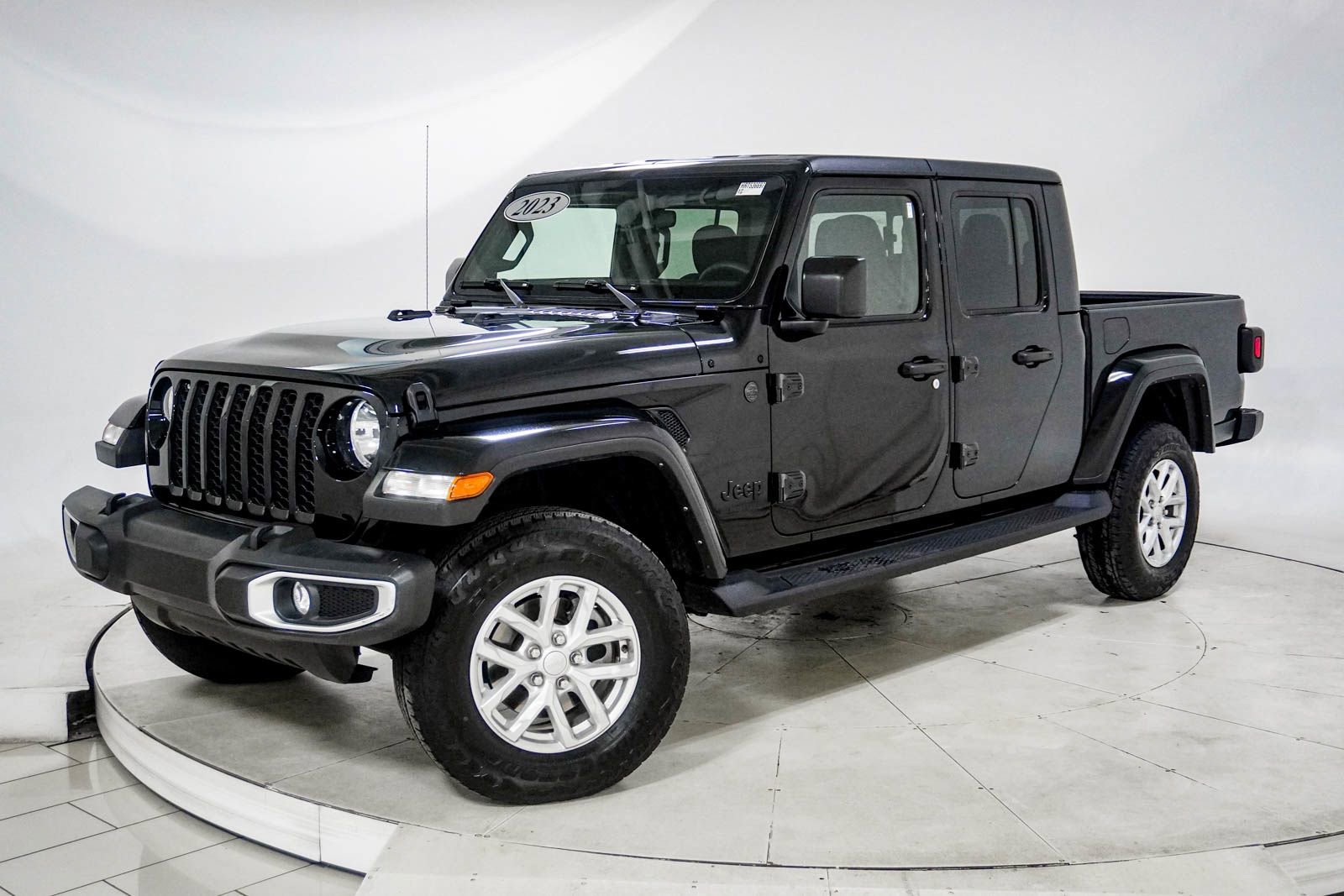 Used 2023 Jeep Gladiator Sport image 1