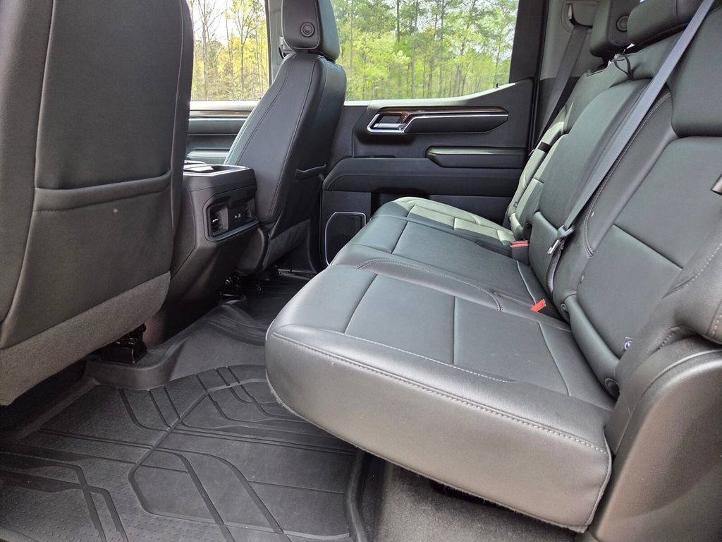 Used 2023 Chevrolet Silverado 1500 RST w/ Convenience Package II AWD/4WD image 7