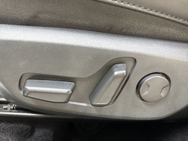 Used 2023 Kia Niro SX image 28