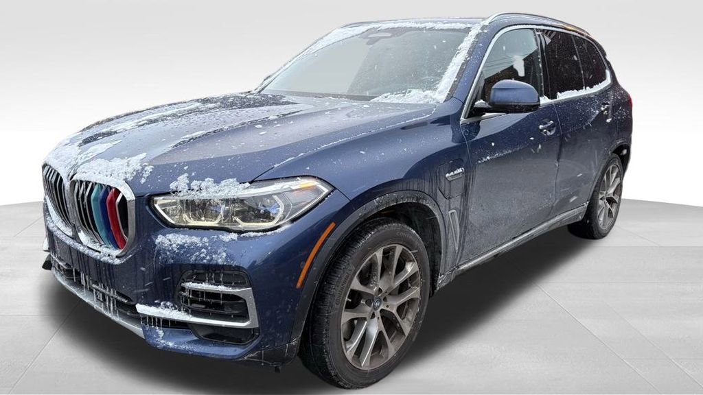 Used 2022 BMW X5 xDrive45e w/ Executive Package image 1