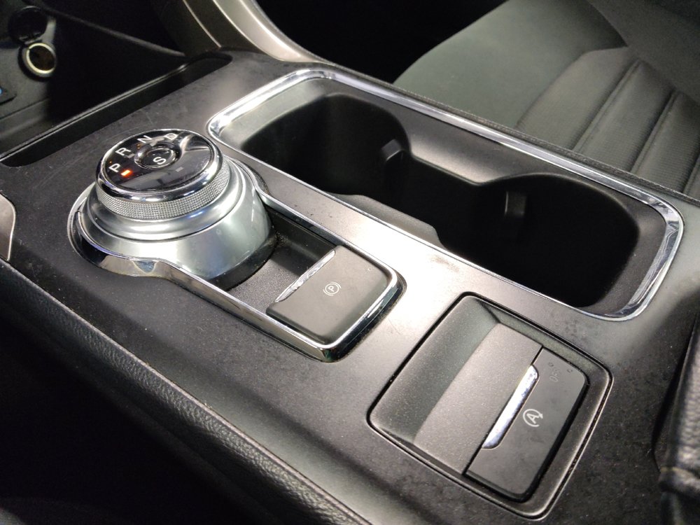 Used 2019 Ford Fusion SE FWD image 26
