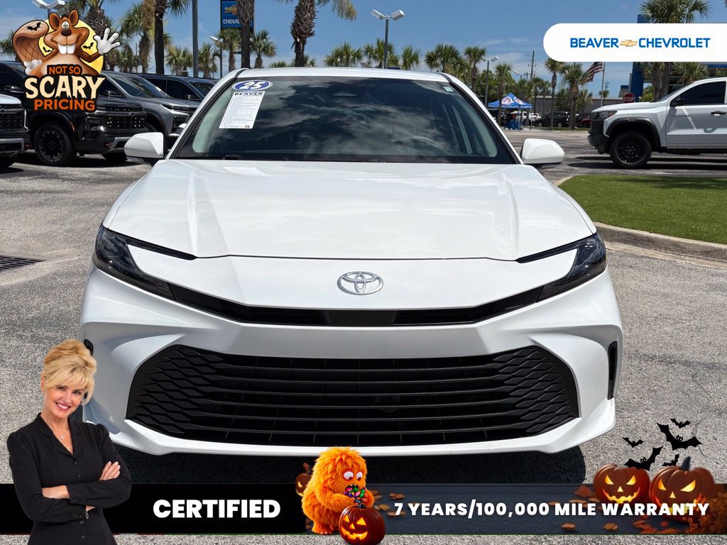 Used 2025 Toyota Camry LE FWD image 3