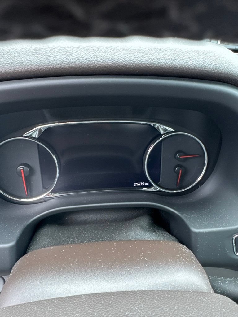 Used 2023 GMC Acadia SLT w/ Technology Package FWD image 15