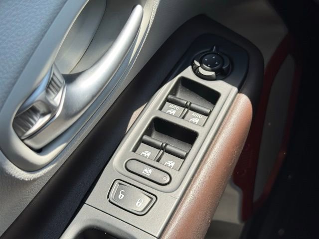 Used 2017 Jeep Renegade Limited image 22