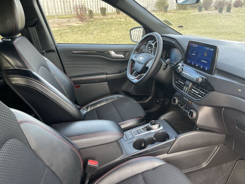 Used 2025 Ford Escape ST-Line image 36