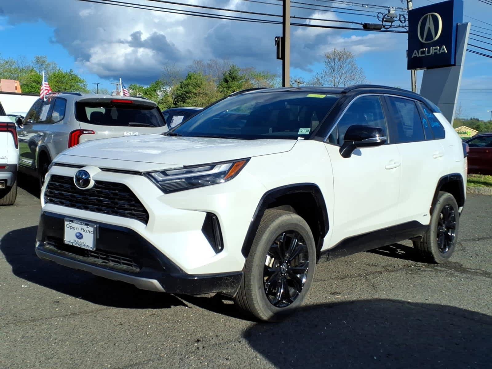 Used 2025 Toyota RAV4 XSE w/ Weather Package AWD/4WD image 3