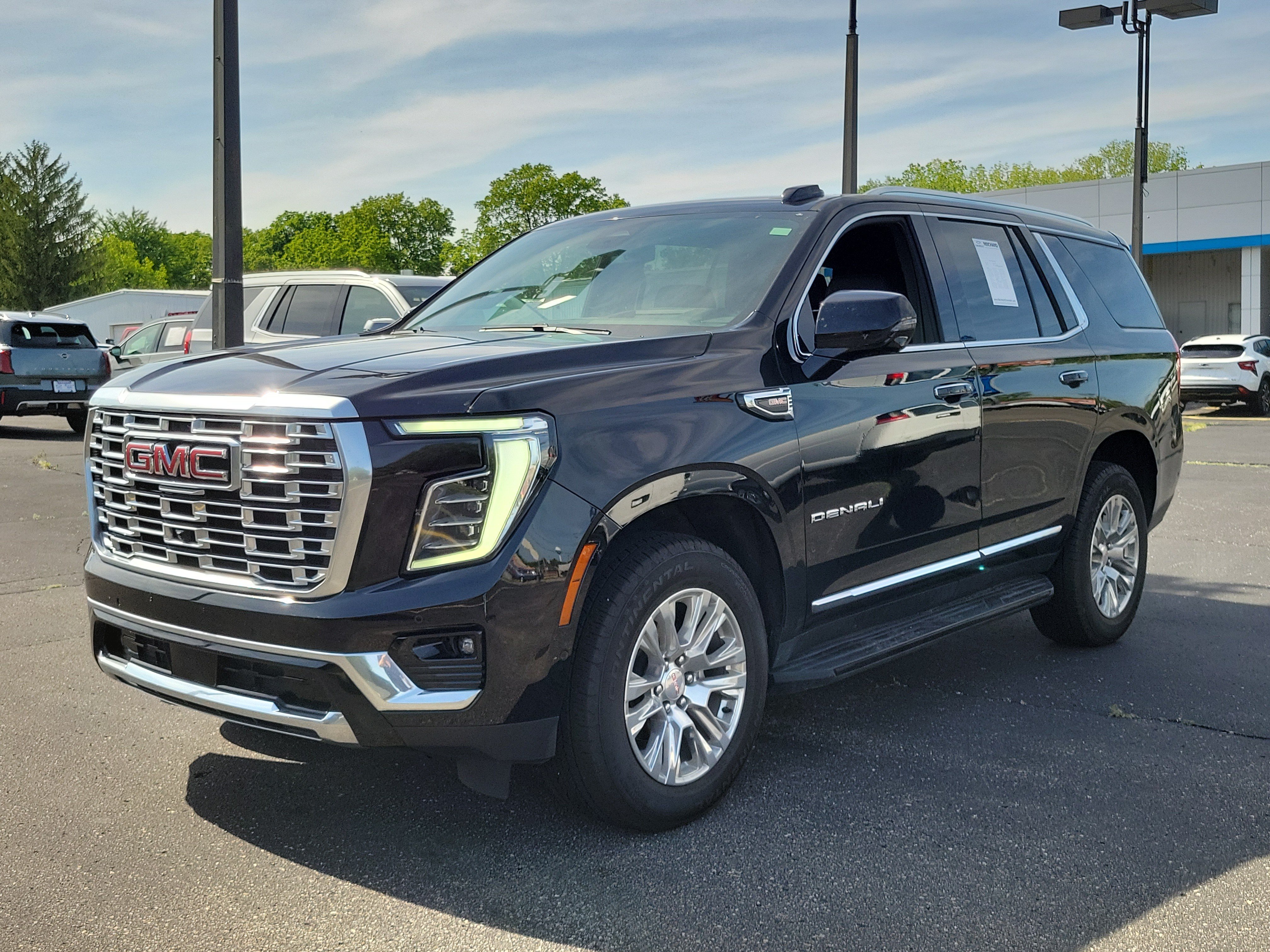 Used 2025 GMC Yukon Denali AWD/4WD image 2