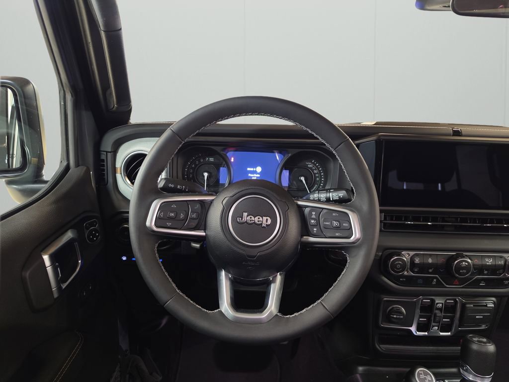 Certified 2025 Jeep Wrangler Unlimited Sahara image 19