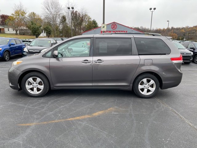 Used 2012 Toyota Sienna LE image 5