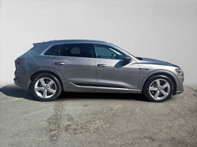 Used 2019 Audi e-tron Premium Plus AWD/4WD image 2
