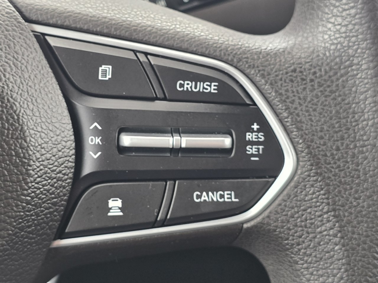 Used 2020 Hyundai Santa Fe SEL FWD image 31