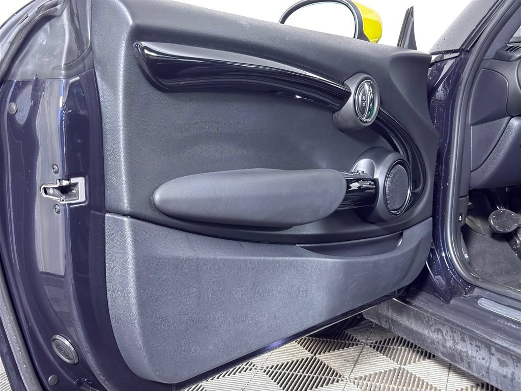 Used 2021 MINI Cooper SE w/ 8.8" Touchscreen Nav Package FWD image 25