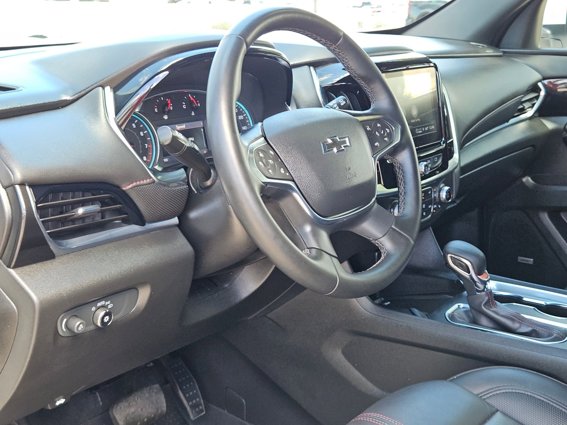 Certified 2023 Chevrolet Traverse RS w/ LPO, 'HIT The Road' Package FWD image 10