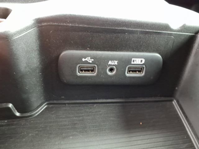 Used 2021 RAM 1500 Classic SLT image 8