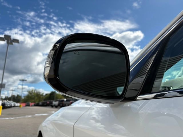 Used 2025 Genesis G70 2.5T image 10